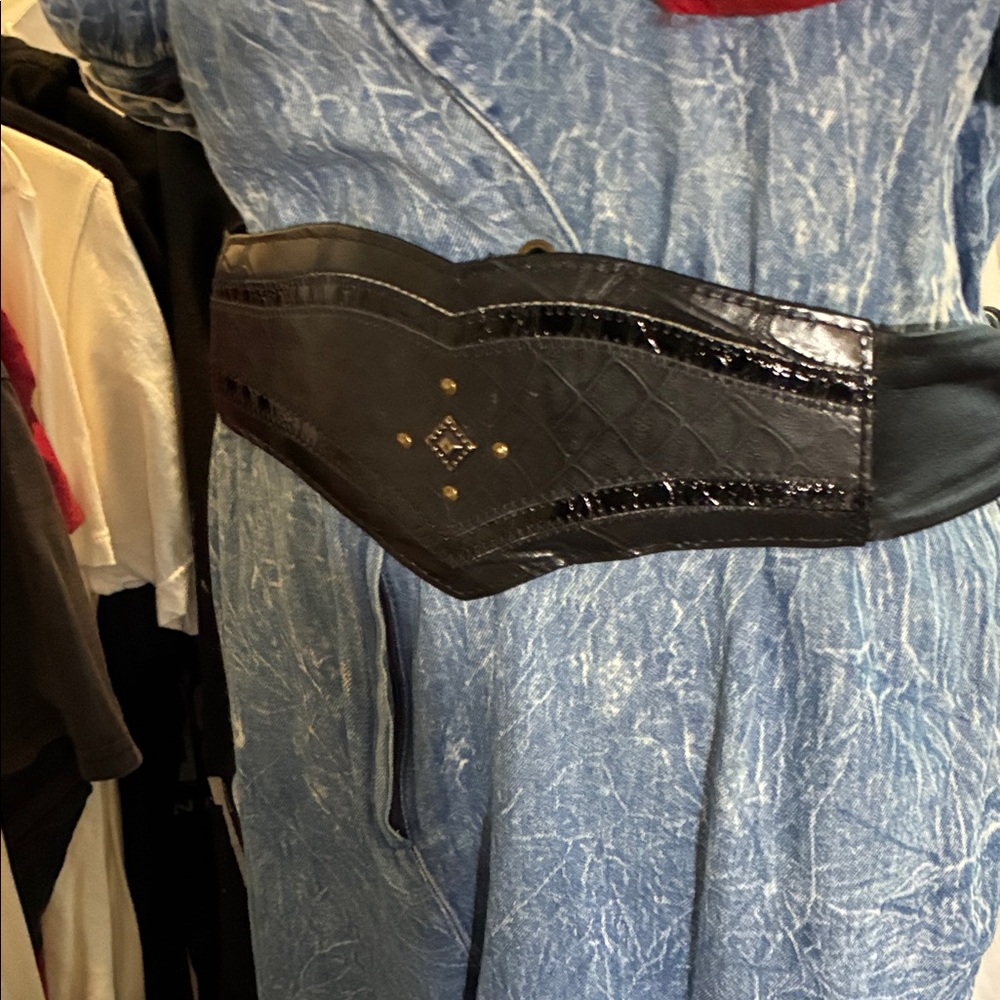 Vintage Astor Belt Statement Pieve Crocodile-Embossed Belt